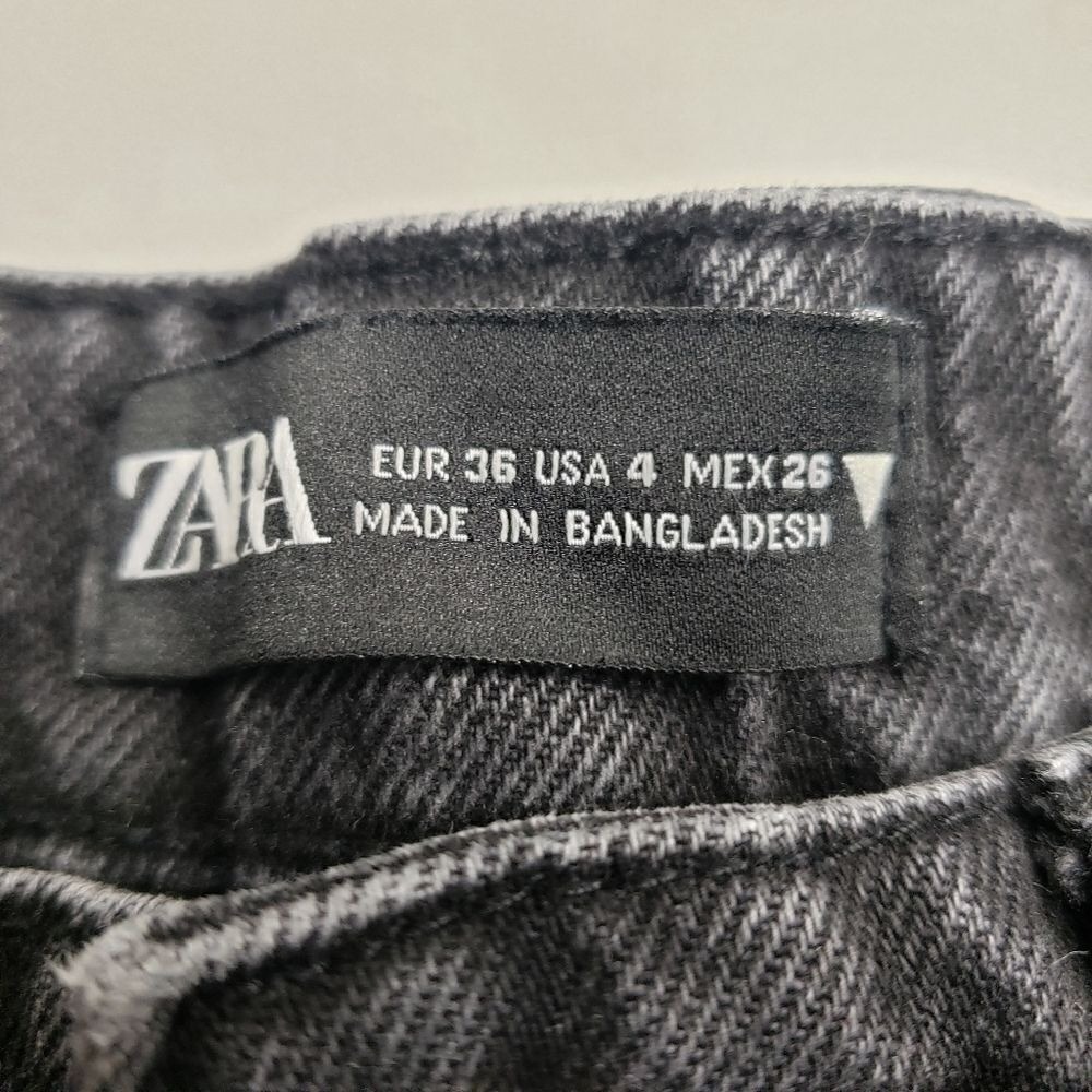 Zara Black Straight Leg Denim Raw Hem 4 Button Fly Grunge Streetwear Casual Edgy - Picture 11 of 13